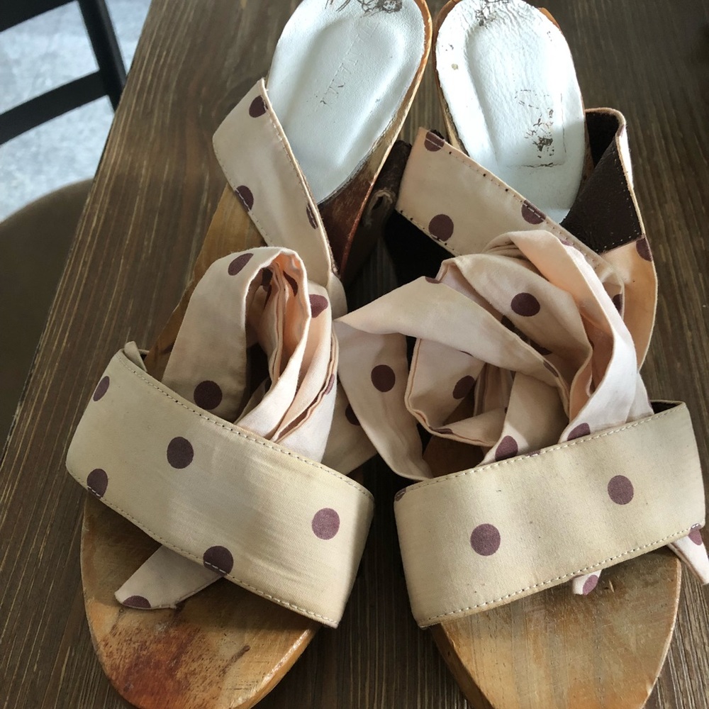 Gorgeous looking wooden heels